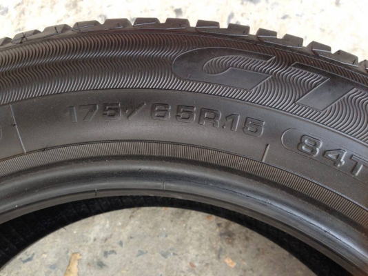 ยาง GOOD YEAR 175-65-15 ปี 14 ครบชุด 4 เส้น 2500 สภาพสวยๆดอกยางนิ่มๆไม่มีปะไม่บวมเอาไปวิ่งกันยาวๆราคาเบาๆค่ะ