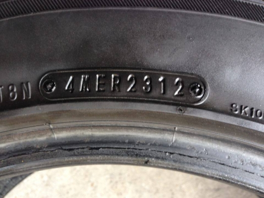 ยาง FALKEN 195-55-15 ปี 12 ครบชุด 4 เส้น 3000 สภาพสวยๆยางนิ่มๆไม่บวม ดอกยางเหลือเยอะวิ่งใช้งานใด้อีกนานค่ะ