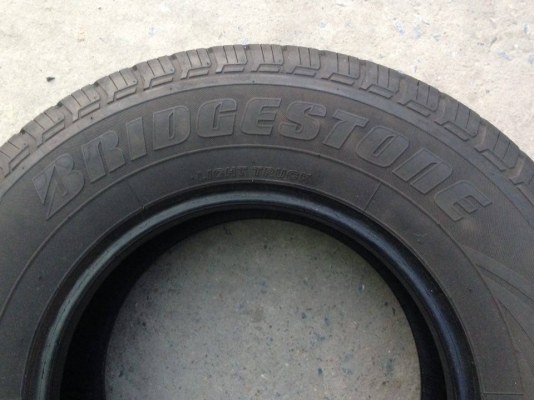 ยาง Bridgstone 195 R 14 ปี 13 ครบชุด 4 เส้น 4000 ไม่ควรพลาด สภาพสวยๆไม่บวมดอกยางเหลือเยอะเอาไปวิ่งกันใด้อีกยาวค่ะ