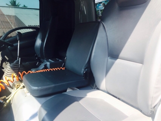 ขายรถบรรทุกสิบล้อดัมพ์ Isuzu เครื่อง 360 แรง ปี 2555 เฉพาะแม่ ยางใหม่ ดัมพ์สามมิตร มีระบบลากพ่วง