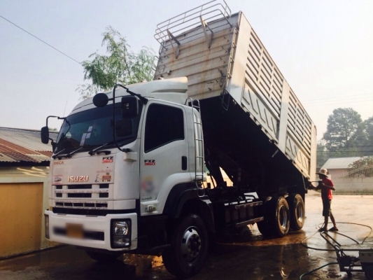 ขายรถบรรทุกสิบล้อดัมพ์ Isuzu เครื่อง 360 แรง ปี 2555 เฉพาะแม่ ยางใหม่ ดัมพ์สามมิตร มีระบบลากพ่วง