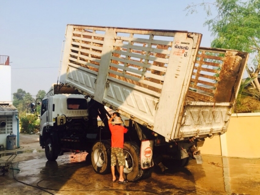 ขายรถบรรทุกสิบล้อดัมพ์ Isuzu เครื่อง 360 แรง ปี 2555 เฉพาะแม่ ยางใหม่ ดัมพ์สามมิตร มีระบบลากพ่วง