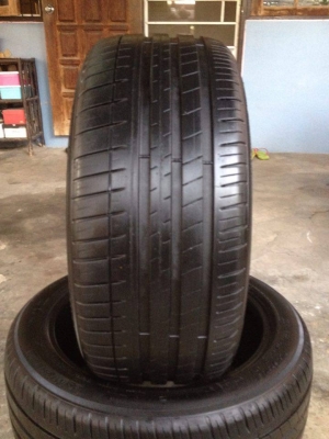 ขายยาง มิชลิน MICHELIN 235 45 17 ปี12 ดอกหนา สภาพสวยไม่บวมไม่มีแตกลายงา มีปะ1เส้น 1คู่ ราคา2000บาท รับประกันยางทุกเส้นยินดีคืนเงิน โทร0924462525โส กทม