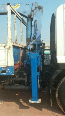 รถอีซูซุ 6 ล้อ ติดเครน 5 ตัน. FTR  240 แรงม้า. ปี 53  ( รถวิ่ง 3xx,xxx กม. )     สนใจติดต่อ  081 - 6079515