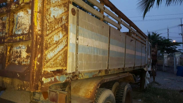 ขายบรรทุกรถ 10 ล้อดัมพ์ 1.HINO FM 176 2 เพลาสโลโลว์ดึง เครื่อง EH700 168 แรงม้า 2.MITSUBISHI FN215K เครื่อง 6D-14 160 แรงม้า ช่วงล่าง UD 2 เพลาสโลว์ดึง ราคารวม 800000