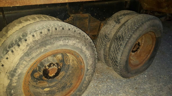 ขายบรรทุกรถ 10 ล้อดัมพ์ 1.HINO FM 176 2 เพลาสโลโลว์ดึง เครื่อง EH700 168 แรงม้า 2.MITSUBISHI FN215K เครื่อง 6D-14 160 แรงม้า ช่วงล่าง UD 2 เพลาสโลว์ดึง ราคารวม 800000