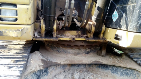 รถแบคโฮ  CAT  315D  ( กระบอกดำ. ) , ( รถทำ 1,xxx กว่า ชม. )    สนใจติดต่อ  081 - 6079515