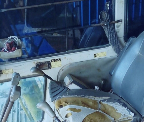 KOBELCO MARK III SK 120 เอกสารใบอินวอย รถบอดี้สวยช่วงล่างดีพร้อมใช้งานได้เลยครับ เครื่องยนต์เดิมๆปั๊มเดิมทำงานเร็วไม่โหลด ภายในเก๋งสะอาด แอร์เย็น ไฟฟ้าเต็ม หน้าจอครบพร้อม ภายนอกบูมอาร์มมีปะเล็กน้อยครับพร้อมทำงานได้เลยไม่มีปัญหา ช่วงล่างเอวแน่นดี โรลเลอร์โ