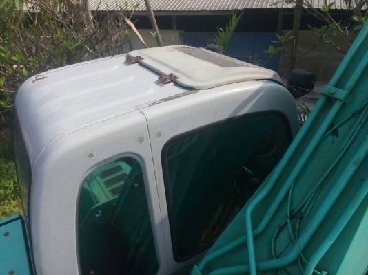 รถแบคโฮ  KOBELCO  YN - 10  ( รถทำงาน 13,xxx ชม. )    สนใจติดต่อ  081 - 6079515