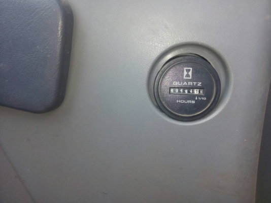 รถแบคโฮ  KOBELCO  YN - 10  ( รถทำงาน 13,xxx ชม. )    สนใจติดต่อ  081 - 6079515