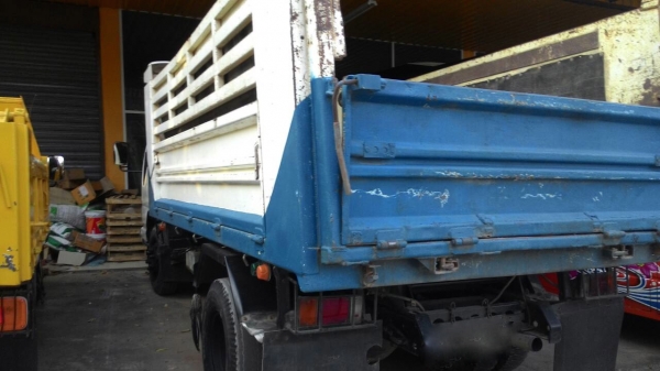 รถอีซูซุ 6 ล้อดั้ม NQR 150 แรงม้า. ปี 50.  ( รถวิ่ง 26x,xxx กม. )    สนใจติดต่อ  081 - 6079515