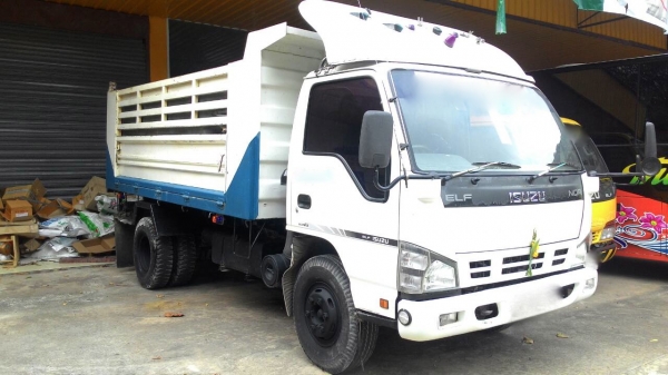 รถอีซูซุ 6 ล้อดั้ม NQR 150 แรงม้า. ปี 50.  ( รถวิ่ง 26x,xxx กม. )    สนใจติดต่อ  081 - 6079515