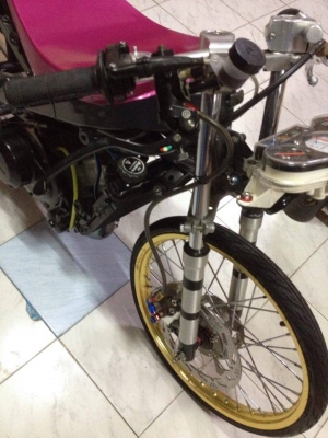 ขายปั้ม brembo ก๊อป บนและล่างพร้อมสายถักติดจาน 1ชุด สภาพดี เอาไปยกใส่ใด้เลย ถอดออกจากLS ราคา2000บาท โทร0924462525โส