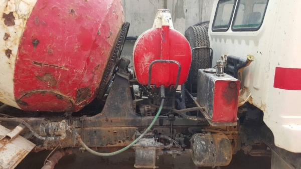 ขาย รถโม่ปูนแบบโซ่ 2.5 คิว คัสซีสวย เครื่อง EH700 168 แรงม้า รถใช้งานอยู่ทุกวัน เอกสารใบซื้อขาย ขาย รถโม่ปูนแบบโซ่ 2.5 คิว คัสซีสวย เครื่อง EH700 168 แรงม้า รถใช้งานอยู่ทุกวัน เอกสารใบซื้อขาย