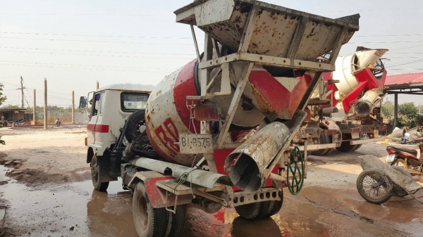 ขาย รถโม่ปูนแบบโซ่ 2.5 คิว คัสซีสวย เครื่อง EH700 168 แรงม้า รถใช้งานอยู่ทุกวัน เอกสารใบซื้อขาย ขาย รถโม่ปูนแบบโซ่ 2.5 คิว คัสซีสวย เครื่อง EH700 168 แรงม้า รถใช้งานอยู่ทุกวัน เอกสารใบซื้อขาย