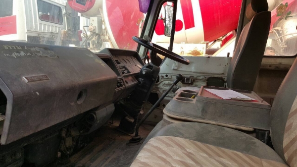 ขาย รถโม่ปูนแบบโซ่ 2.5 คิว คัสซีสวย เครื่อง EH700 168 แรงม้า รถใช้งานอยู่ทุกวัน เอกสารใบซื้อขาย ขาย รถโม่ปูนแบบโซ่ 2.5 คิว คัสซีสวย เครื่อง EH700 168 แรงม้า รถใช้งานอยู่ทุกวัน เอกสารใบซื้อขาย