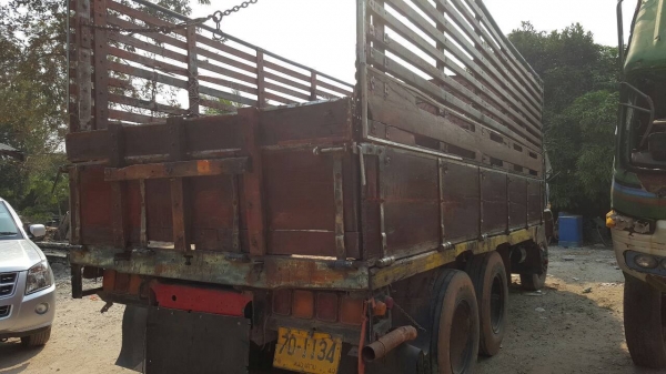 ขาย 10 ล้อ เพลาเดียว HINO KT920 ติดแก๊ส 8 ถัง เครื่อง EH700 168 แรงม้า คัสซีสวย วางหัว F18 ทะเบียนพร้อมโอน
