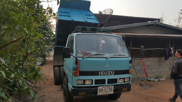 ขาย6ล้อดัมพ์อีซูซุ100 แชชซีสวยกระบะดัมพ์3คิว หัวยกได้เอกสารเช่มทะเบียนพร้อมโอนภาษี59 สภาพพร้อมวิ่งงาน