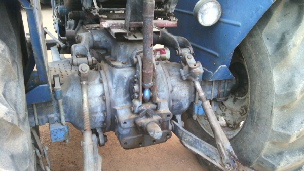 ขายรถไถฟอร์ด6600 เสื้อลาย ขายรถไถฟอร์ด6600 เสื้อลาย