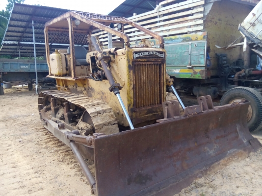 รถแทคเตอร์ KOATSU  D 50A   พร้อมใช้งาน.....