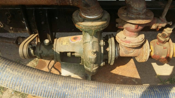 หกล้อ ฮีโน่ KM 301บรรทุกน้ำ 6,000ลิต สภาพดีสวยคาสสิคพร้อมใช้งาน รถใช้งานประจำ เล่มทะเบียนพร้อมโอน