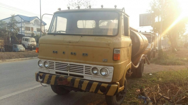 หกล้อ ฮีโน่ KM 301บรรทุกน้ำ 6,000ลิต สภาพดีสวยคาสสิคพร้อมใช้งาน รถใช้งานประจำ เล่มทะเบียนพร้อมโอน