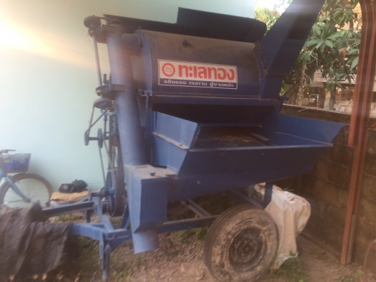 รถไถ24แรงสภาพ90\% อุปกรณ์ครบ4ชิ้น ทำงาน600ชั่วโมง **แถมเครื่องสีข้าว3ฟุต ใช้งานได้2ครั้ง 250,000ต่อรอง084-6127982