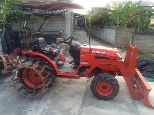 รถไถ24แรงสภาพ90\% อุปกรณ์ครบ4ชิ้น ทำงาน600ชั่วโมง **แถมเครื่องสีข้าว3ฟุต ใช้งานได้2ครั้ง 250,000ต่อรอง084-6127982