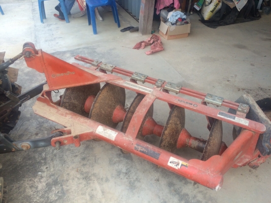 รถไถ24แรงสภาพ90\% อุปกรณ์ครบ4ชิ้น ทำงาน600ชั่วโมง **แถมเครื่องสีข้าว3ฟุต ใช้งานได้2ครั้ง 250,000ต่อรอง084-6127982