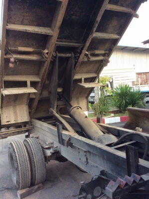 HINO KM 310 ดั๊ม เครื่อง 110 แรง เครื่องดี ยางดี ครัทซีสวย ขาย 200,000 บาท ศุภากร 081-1903107, 081-4252943