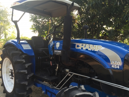 ขายรถไถแชมป์ YTO454(4WD)2เพลา สภาพพร้อมใช้ ขายพร้อมอุปกรณ์ ราคา 198,000 บาท สนใจติดต่อ 081-9136451 คุณโบว์ ขายรถไถแชมป์ YTO454(4WD)2เพลา สภาพพร้อมใช้ ขายพร้อมอุปกรณ์ ราคา 198,000 บาท สนใจติดต่อ 081-9136451 คุณโบว์