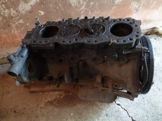 ขายท่อนล่าง 2L สภาพดี ลูกสูบใหม่