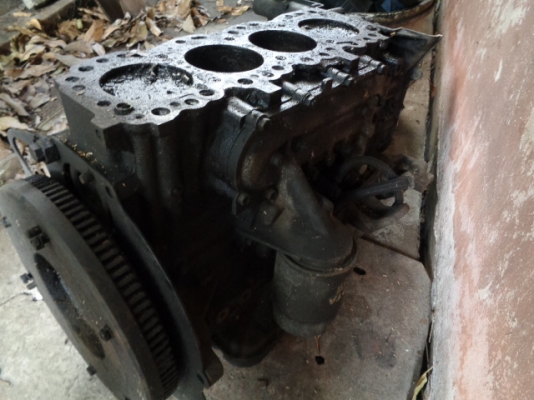 ขายท่อนล่าง 2L สภาพดี ลูกสูบใหม่