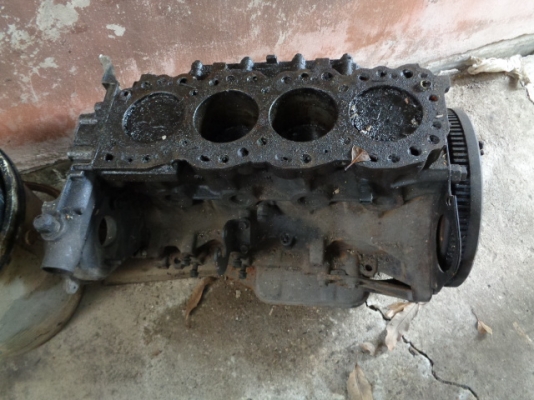 ขายท่อนล่าง 2L สภาพดี ลูกสูบใหม่