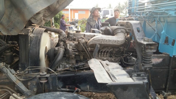 ขายรถเฮี๊ยบขนาด 3.6 ตัน 4 ท่อน(ทาดาโน่) ยี่ห้อ ฮีโน่ เครือง 195 แรงพร้อมใช้ ขายรถเฮี๊ยบขนาด 3.6 ตัน 4 ท่อน(ทาดาโน่) ยี่ห้อ ฮีโน่ เครือง 195 แรงพร้อมใช้