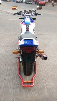 ขายคับ HONDA CB1300 ปี2002 เครื่องขาว สีสวย คอท่อแต่งไทเทเนียม แฮนด์แต่ง กันล้ม อินวอยส์ สรรพสามิตร ราคา 99500 บาท ส่งได้ทั่วไทยคับ สนใจติดต่อ 081-0578282 FACEBOOK ชาญณรงค์ ป๊อป ชัยอมฤต ไอดีไลน์ POPBIGBIKESAKON คับ สนใจรถสวย ถูก ดี ต้อง POP BIGBIKE SAKONN