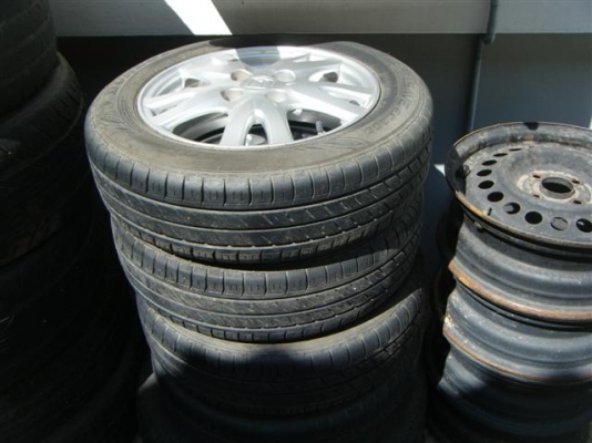 ขาย แม็กซ์ honda ขอบ14"พร้อมยางdunlop ปี 2012