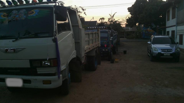 6ล้อดั้มดิน5คิว HINO KM WO4D-117แรง ช่วงล่างใหญ่ พ.พาวเวอร์ แอร์เย็น ยางใหม่6เส้น เล่มทะเบียนครบ **ขาย HINO KM777 117แรง 6ล้อดั้มดิน5คิว สภาพดี ช่วงล่างใหญ่ พร้อมลุยงาน HINO KM777 WO4D-117HP 4สูบ เครื่องเดิม เกียร์ เดิม ครับ เครื่องด