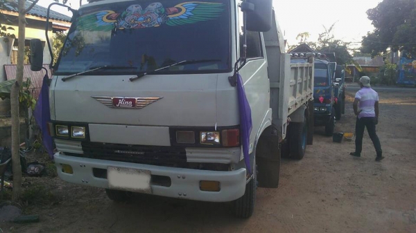 6ล้อดั้มดิน5คิว HINO KM WO4D-117แรง ช่วงล่างใหญ่ พ.พาวเวอร์ แอร์เย็น ยางใหม่6เส้น เล่มทะเบียนครบ **ขาย HINO KM777 117แรง 6ล้อดั้มดิน5คิว สภาพดี ช่วงล่างใหญ่ พร้อมลุยงาน HINO KM777 WO4D-117HP 4สูบ เครื่องเดิม เกียร์ เดิม ครับ เครื่องด