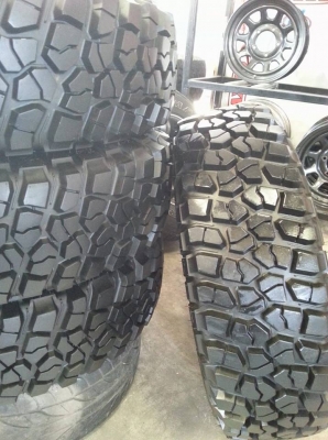 ... ขาย BF KM-2 / 30R15  ดอกเต็มๆ ...