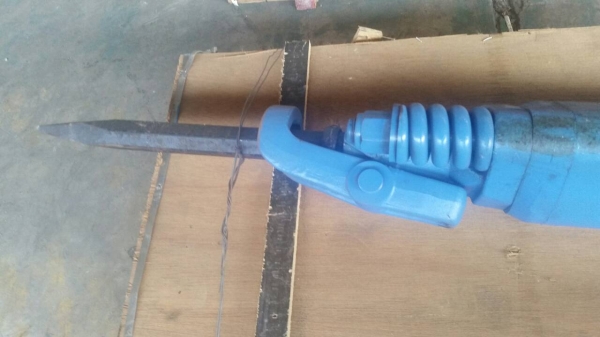 ขาย หัวเจาะลม แย็กลม ของใหม่ นำเข้า ขนาด 38 กก ราคาถูกครับ