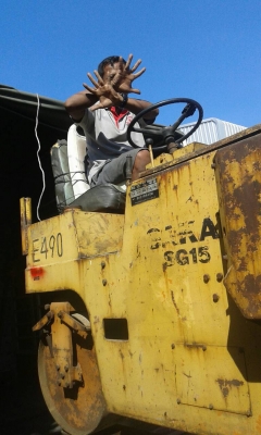 tractor-backhoe จัดส่งรถบดหน้าเหล็กหลังเหล็กไปกาญจนบุรีเรียบร้อยแล้วครับ ของแปลกสั่งผมได้ครับ tractor-backhoe จัดส่งรถบดหน้าเหล็กหลังเหล็กไปกาญจนบุรีเรียบร้อยแล้วครับ ของแปลกสั่งผมได้ครับ