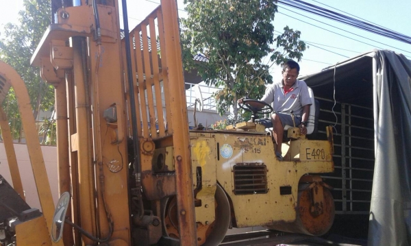 tractor-backhoe จัดส่งรถบดหน้าเหล็กหลังเหล็กไปกาญจนบุรีเรียบร้อยแล้วครับ ของแปลกสั่งผมได้ครับ tractor-backhoe จัดส่งรถบดหน้าเหล็กหลังเหล็กไปกาญจนบุรีเรียบร้อยแล้วครับ ของแปลกสั่งผมได้ครับ