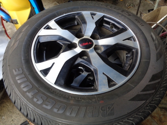 ขายล้อ วีโก้ TRD 16 5รู ยางดอกเยอะ