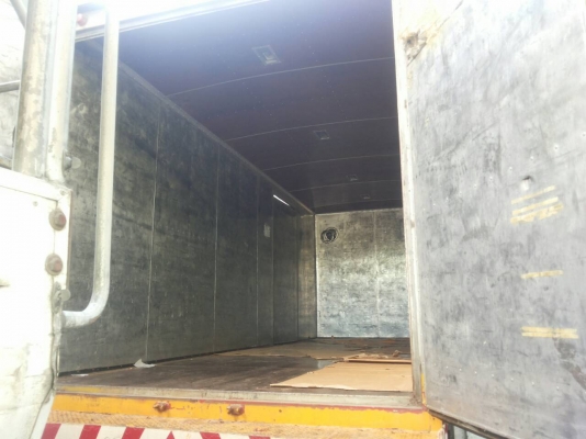 รถบรรทุก ตู้ 3 บาน ยูดี 10 ล้อ 1 เพลา ปี 46 เครื่อง 195 แรง เบรกทิฟฟี่ พวงมาลัยพาวเวอร์ ราคา 320,000 บ.รถอยู่สระบุรี