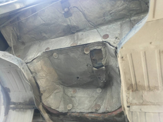 รถบรรทุก ตู้ 3 บาน ยูดี 10 ล้อ 1 เพลา ปี 46 เครื่อง 195 แรง เบรกทิฟฟี่ พวงมาลัยพาวเวอร์ ราคา 298,000 บ.รถอยู่สระบุรี