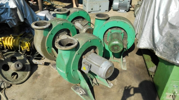 Sell> ขายโบเวอร์เสื้ออลูมิเนียม เป่าลมร้อน มอเตอร์ 5 แรง รอบเร็วลมเร็ว ไฟ 380V. ใบพัด 20" นิ้ว สวยๆทั้งนั้นครับ