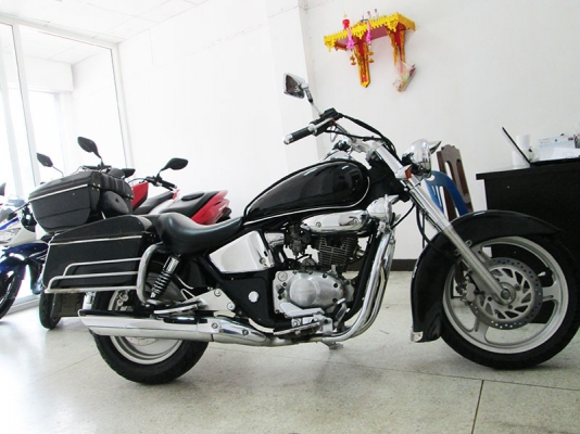 ขาย Honda Phantom 200 ปี 50 กุญแจบน พร้อมชุดแต่งรอบคัน สภาพสวย มีเล่มพร้อมโอน สีดำ ราคา 47900 บาท