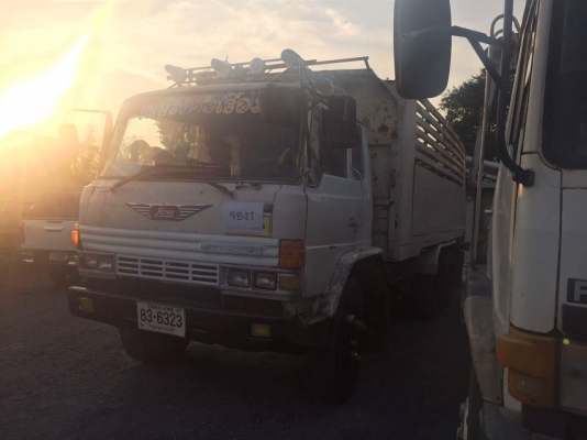 ขายรถ10ล้อ ดั้ม2เพลา เครื่อง185แรง เอกสารพร้อมโอน สนใจโทร 090-8588220คุณนะ 093-3258446คุณบิว หรือเข้าดูสินค้าอื่นๆได้ที่ www.truck.in.th/498 หรือเพจFacebook ณรงค์ ซื้อขายรถมือสอง (เว็บไซต์ส่วนตัว) หรือFacebook คุณนะ รถบรรทุก