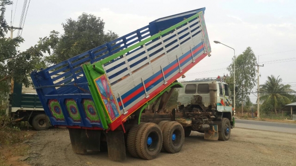 ขาย10ล้อดั้มพ์2เพลา ISUZU ROCK 240 เกียร์อิตั้น เครื่องดี แชชซีสวย เอกสารพร้อมโอน จัดไฟร์แนนซ์ได้600000 ด.บ8/ปี ดูรถได้ที่ อ.ประทาย จ.นครราชสีมาโทร.0857698049 / 0887115178 ราคา(880000บาท)ID LINE ps5599